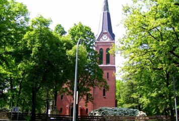 Bild der evangelischen Johanneskirche in Bernsdorf